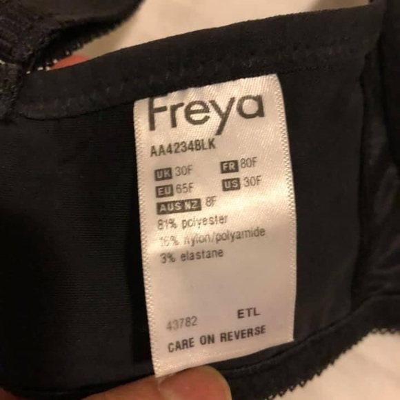 Freya 30F (32E) Deco Plunge T-shirt Bra Black - Picture 3 of 4